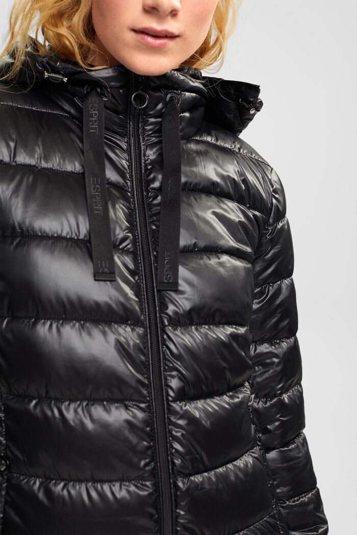 Prošívaný kabát s odnímatelnou kapucí se stahovací šňůrkou, BLACK, detail image number 0