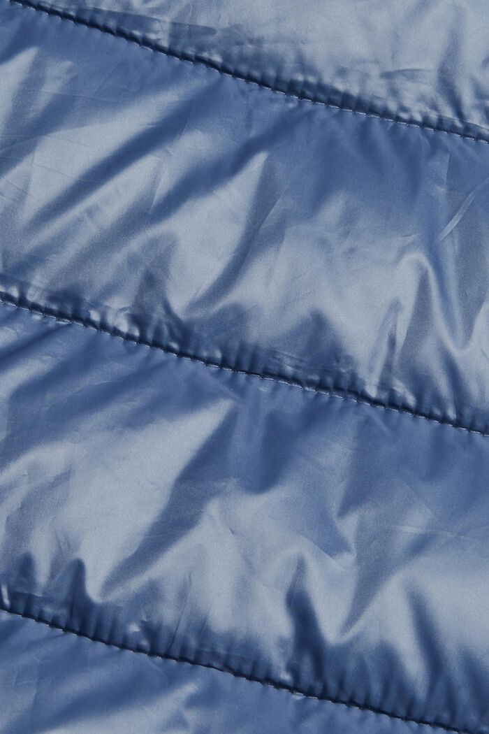 Z recyklovaného materiálu: prošívaná bunda s odepínací kapucí, GREY BLUE, detail image number 4