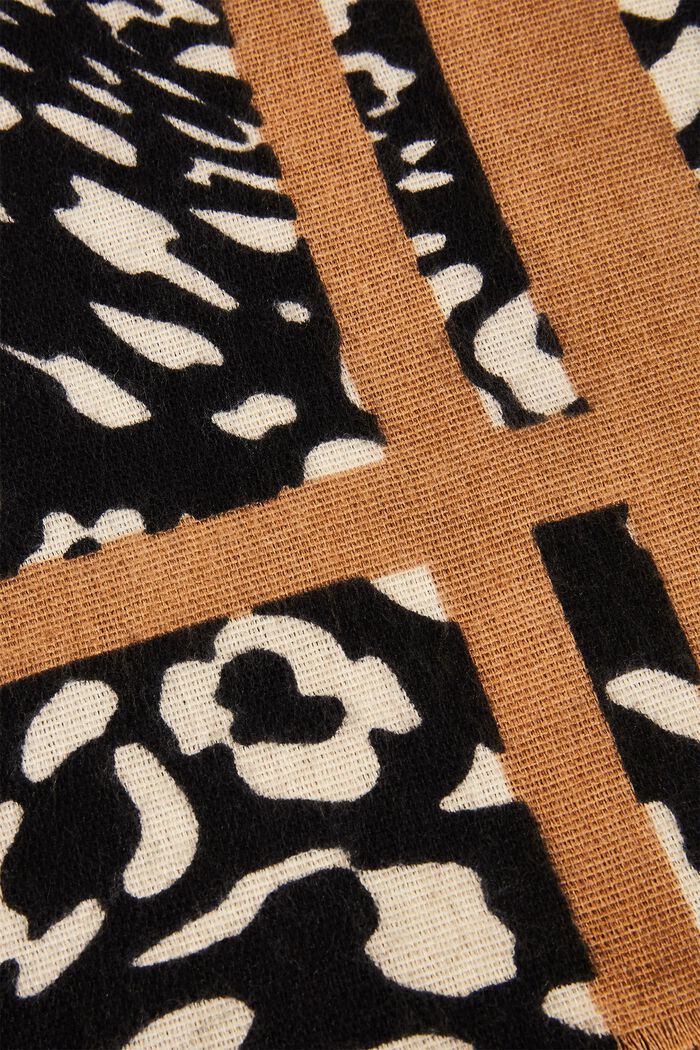 Z recyklovaného materiálu: šátek s levhartím vzorem, BLACK, detail image number 1