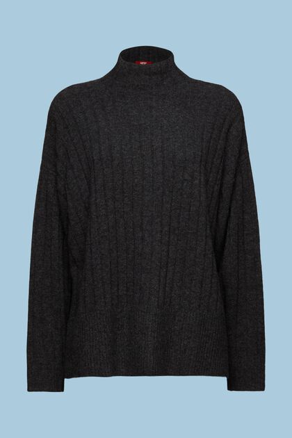 Plochý pulovr z žebrové pleteniny