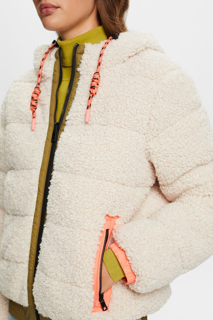 Z recyklovaného materiálu: oboustranný kabát s plyšem, CREAM BEIGE, detail image number 2
