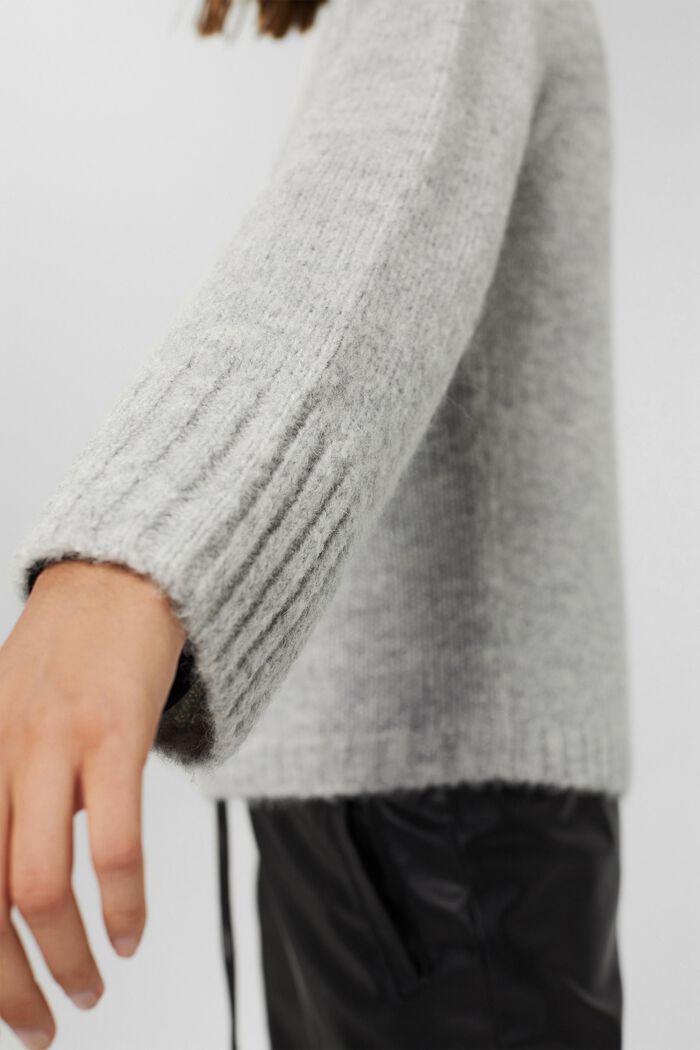 S vlnou/alpakou: měkký pulovr s lodičkovým výstřihem, LIGHT GREY, detail image number 2