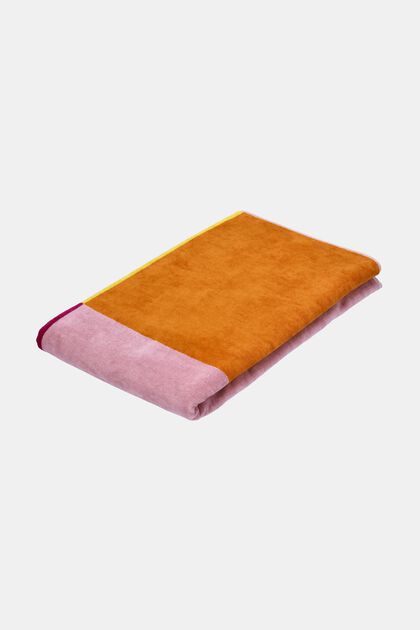Plážový ručník s designem vícebarevných bloků