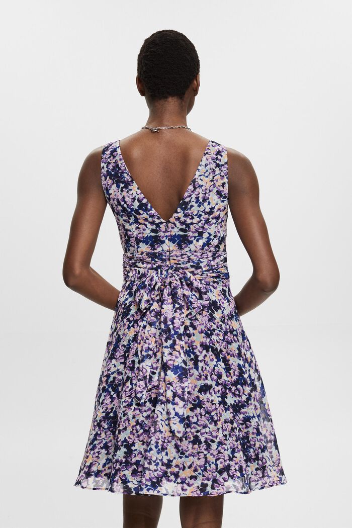 Z recyklovaného materiálu: šifonové šaty s nařaseným pasem, NAVY BLUE, detail image number 3