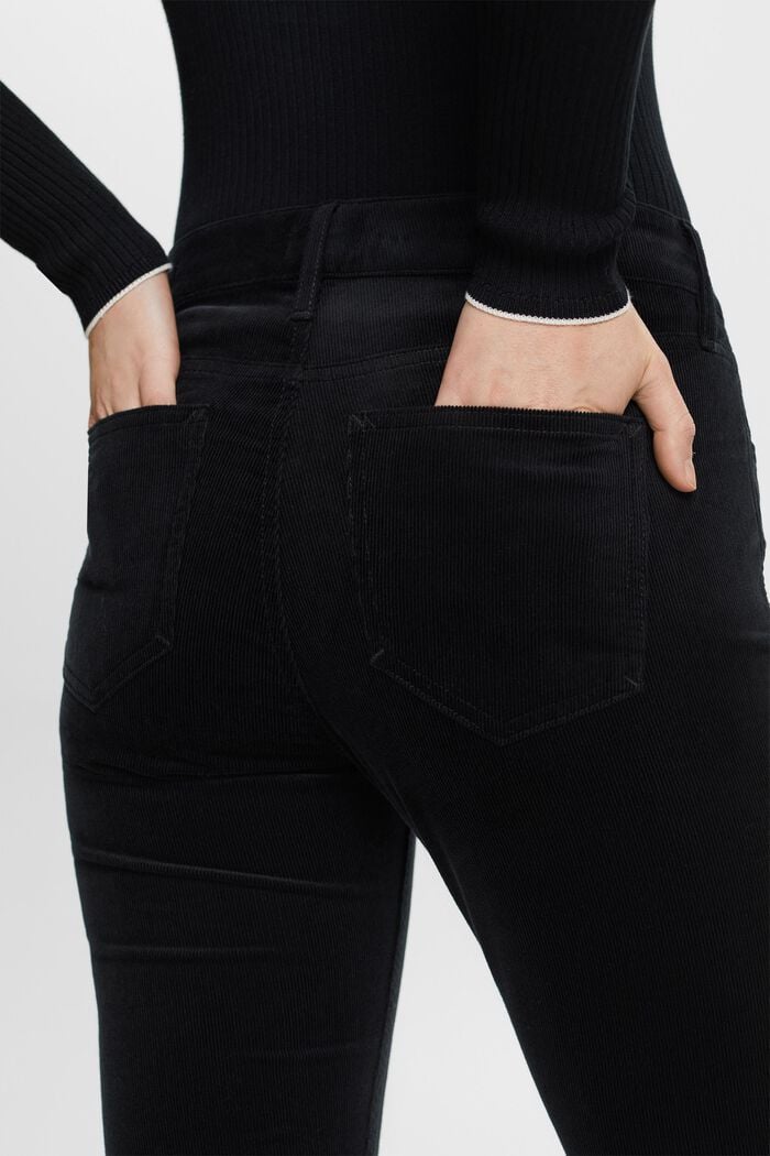 Úzké manšestrové kalhoty se středně vysokým pasem, BLACK, detail image number 4