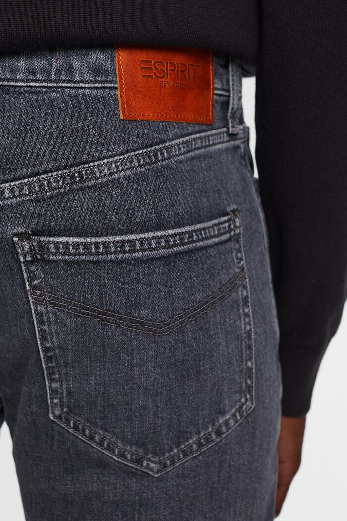 Džíny se střední výškou pasu a s rovnými nohavicemi, BLACK MEDIUM WASHED, detail image number 4