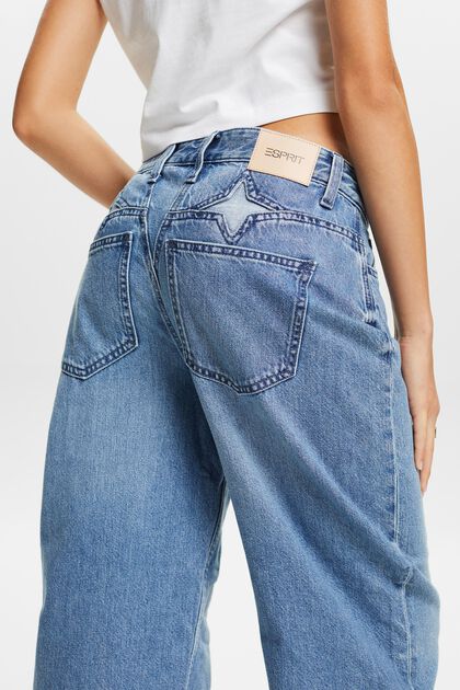 Volnější retro džíny se střední výškou pasu