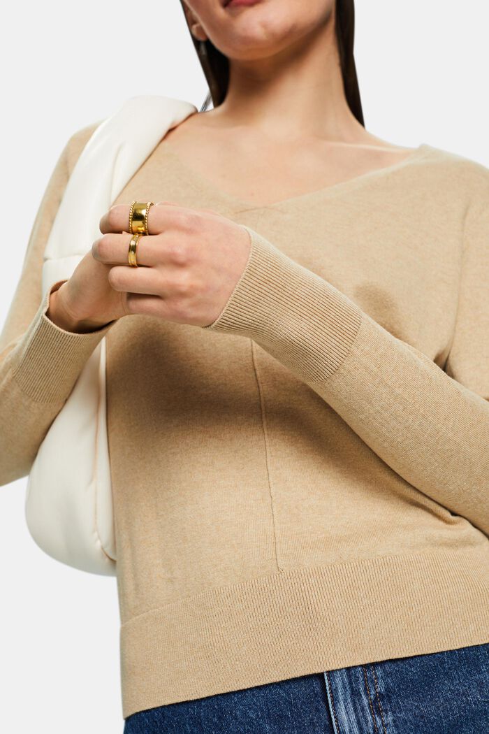 Bavlněný pulovr se špičatým výstřihem, SAND, detail image number 2