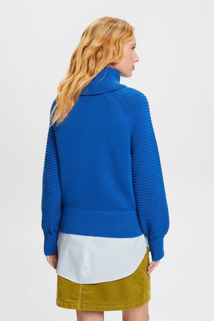 Bavlněný pulovr s nízkým rolákovým límcem, BRIGHT BLUE, detail image number 4