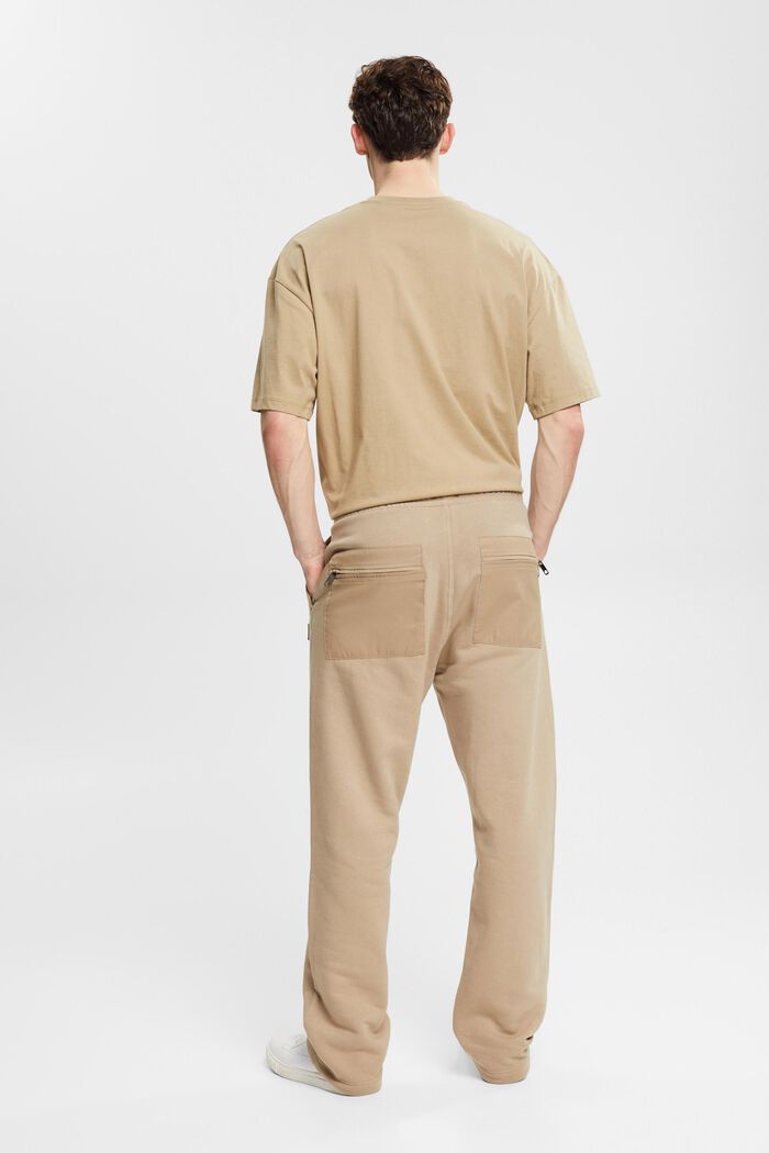 Z recyklovaného materiálu: teplákové kalhoty se širokými nohavicemi, PALE KHAKI, detail image number 3