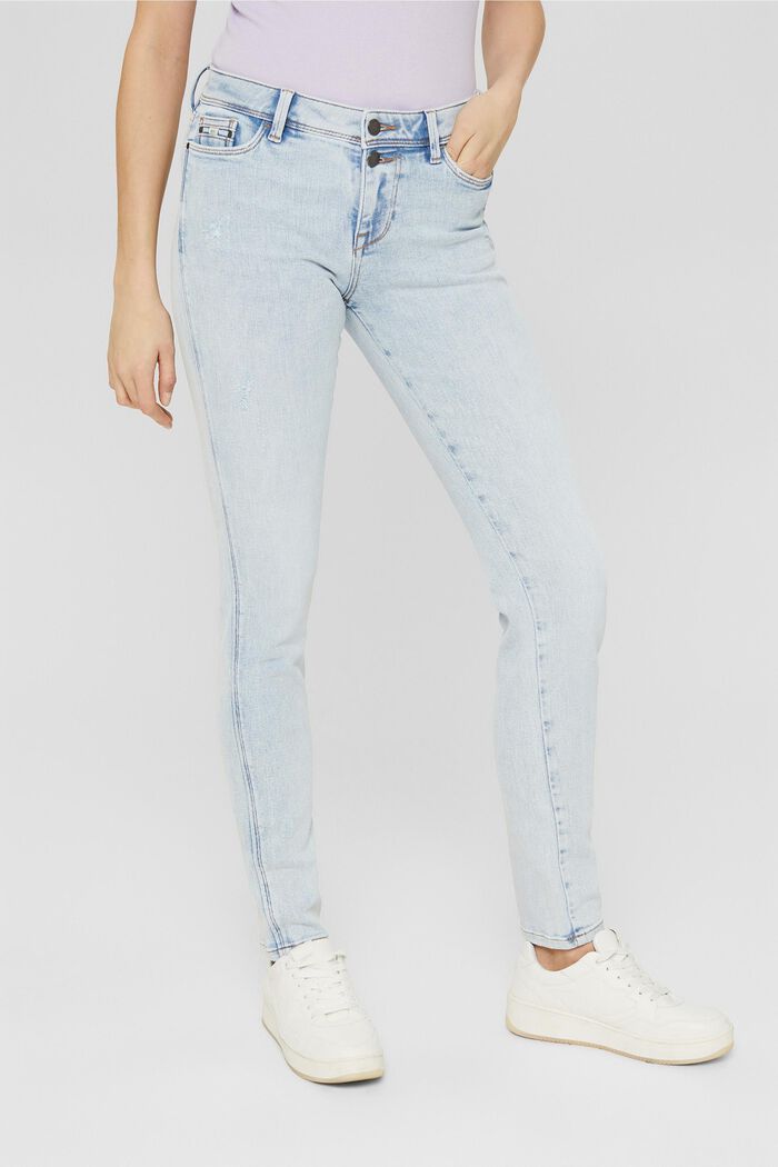 Strečové džíny s obnošeným vzhledem