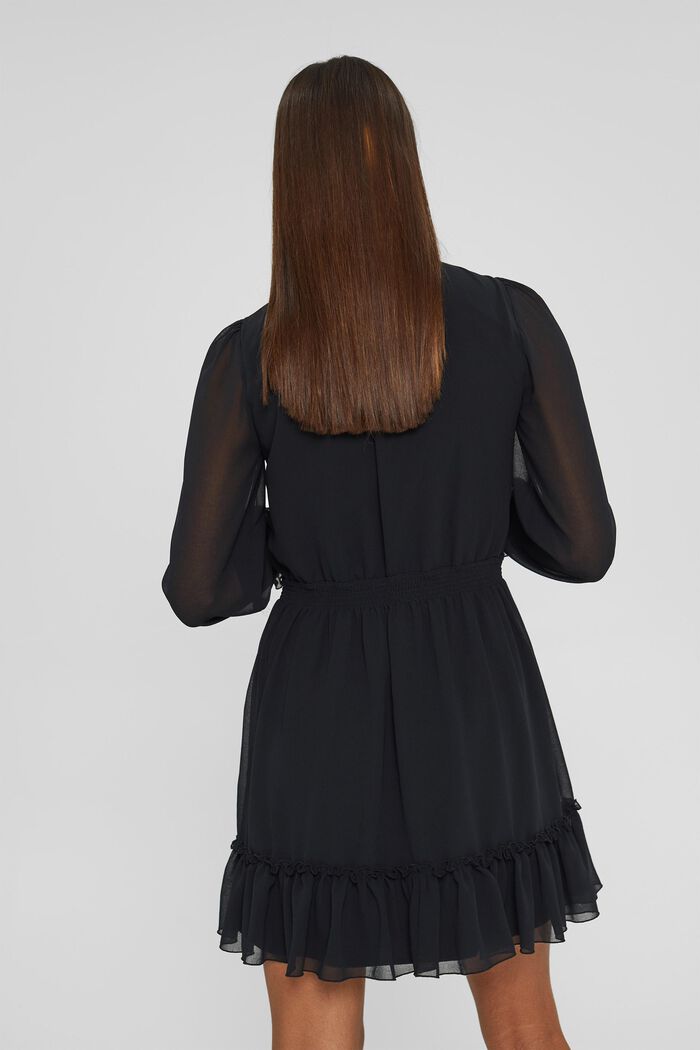 Z recyklovaného materiálu: vypasované šifonové šaty s volány, BLACK, detail image number 2