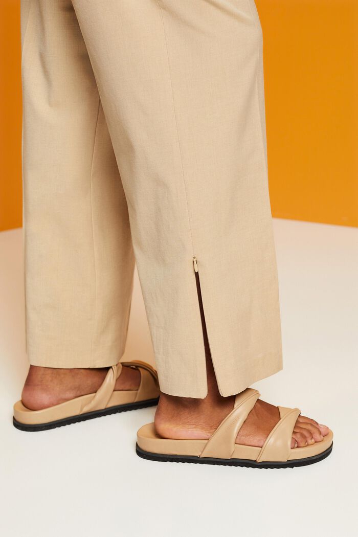 Kalhoty s rozparky na spodním lemu nohavic, na zip, SAND, detail image number 2