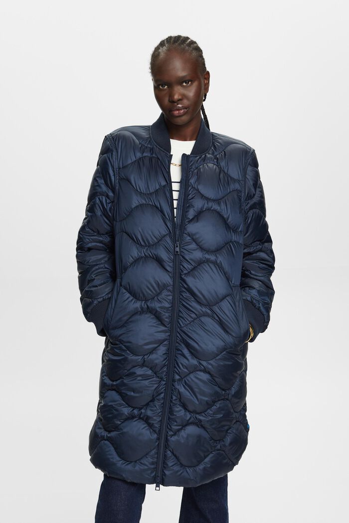 Z recyklovaného materiálu: prošívaný kabát s možností přeměny na vestu, NAVY, detail image number 0