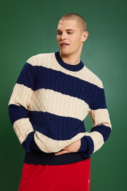 Pruhovaný svetr z copánkové pleteniny