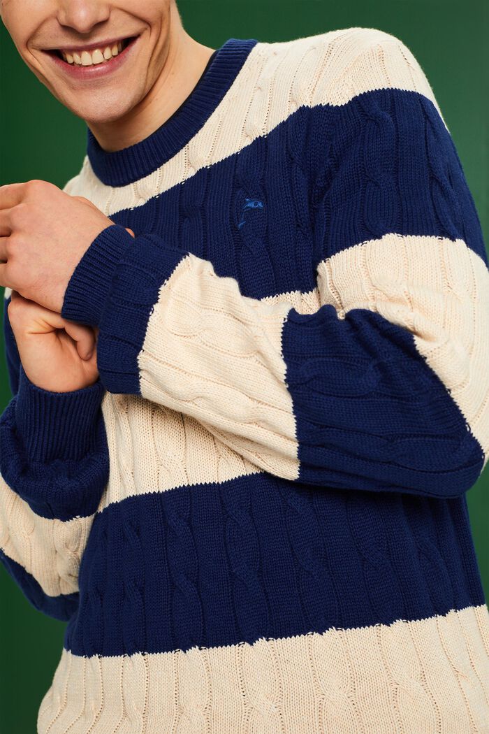 Pruhovaný pulovr z copánkové pleteniny, SAND, detail image number 4
