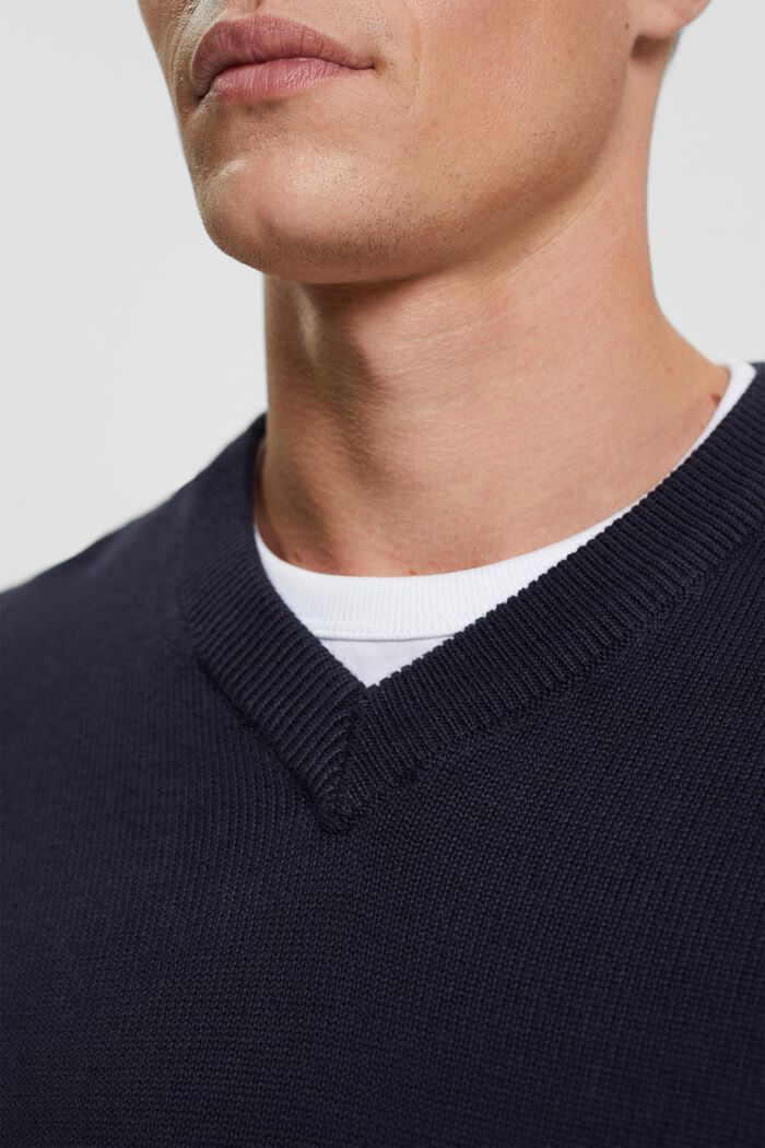 Pletený pulovr se špičatým výstřihem, NAVY, detail image number 0