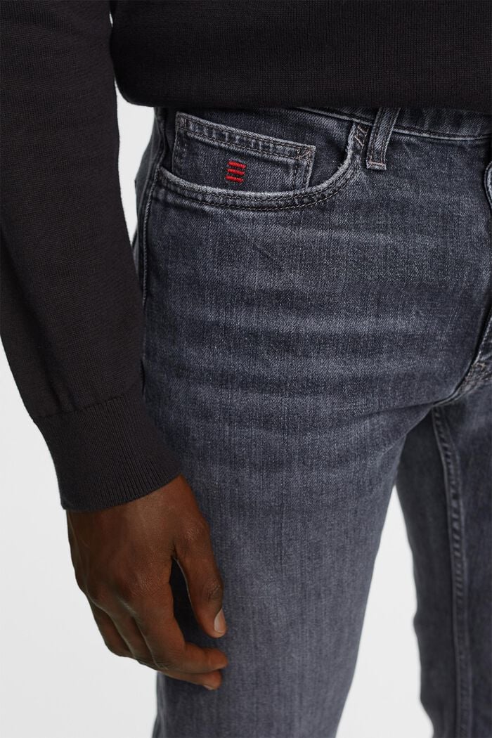 Džíny se střední výškou pasu a s rovnými nohavicemi, BLACK MEDIUM WASHED, detail image number 2