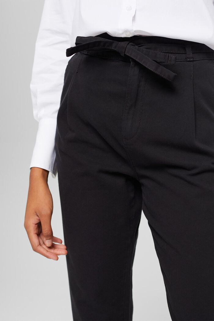 Kalhoty se sklady v pase s opaskem, z bavlny pima, BLACK, detail image number 0
