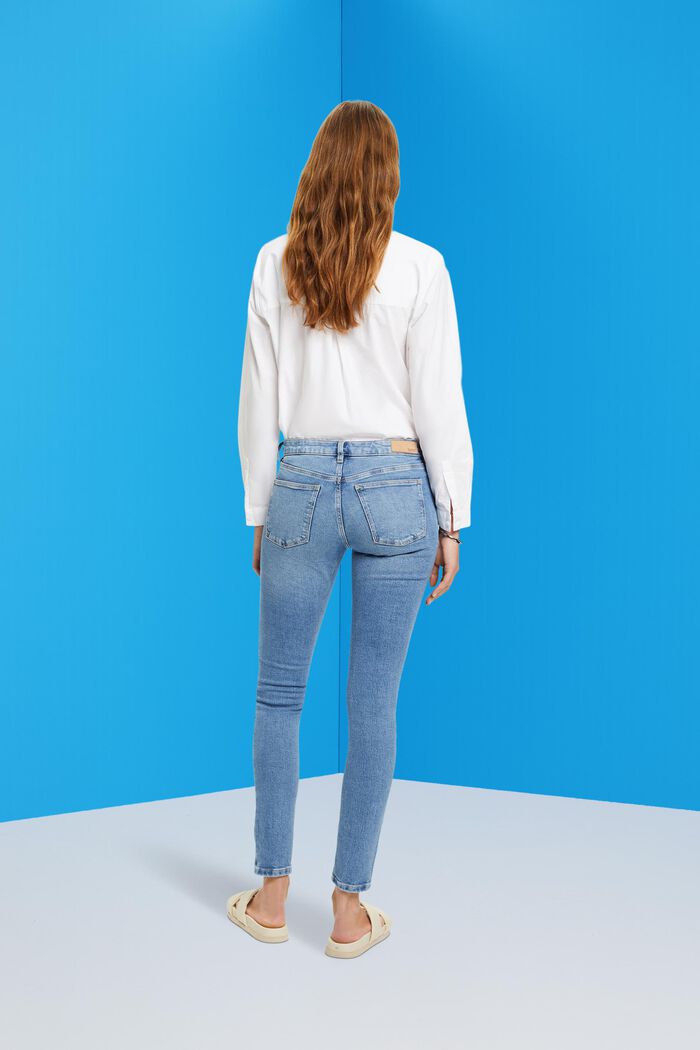 Úzké skinny džíny se středně vysokým pasem a kapsami na zip, BLUE LIGHT WASHED, detail image number 3