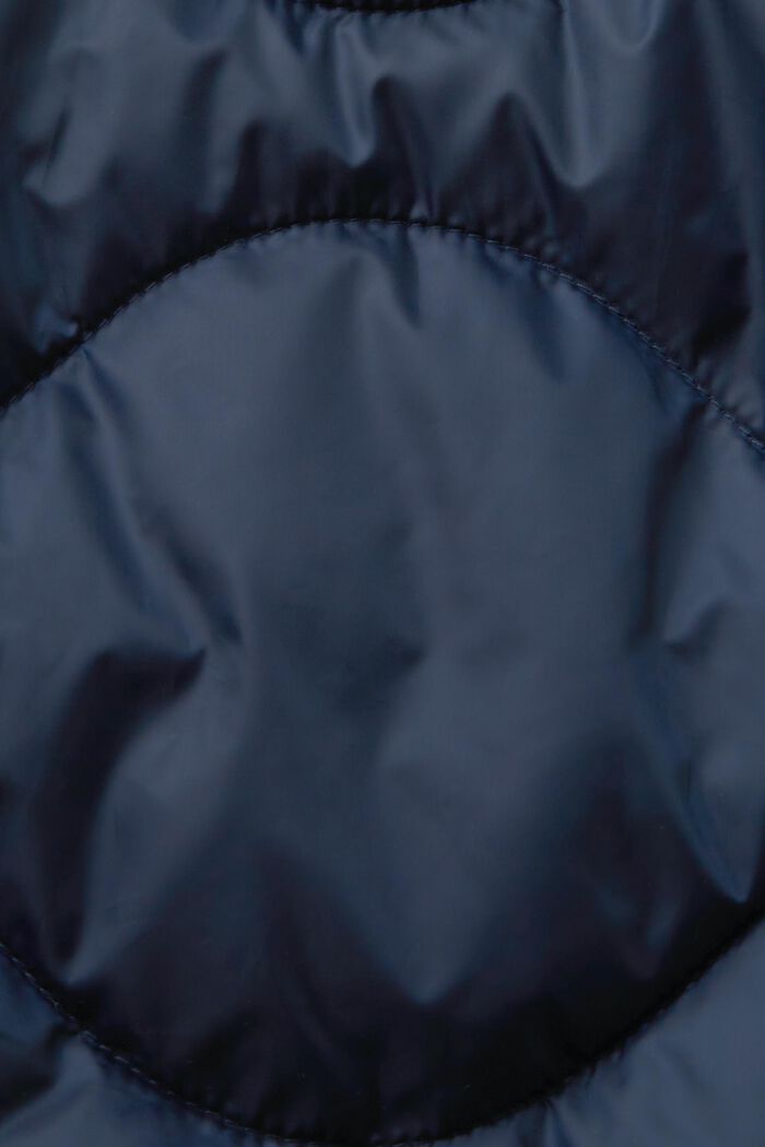 Z recyklovaného materiálu: prošívaný kabát s možností přeměny na vestu, NAVY, detail image number 6