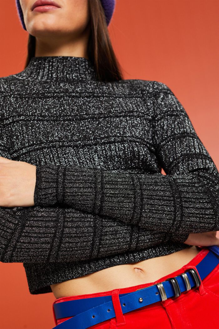 Zkrácený pulovr s přízí lamé a nízkým rolákem, BLACK, detail image number 2