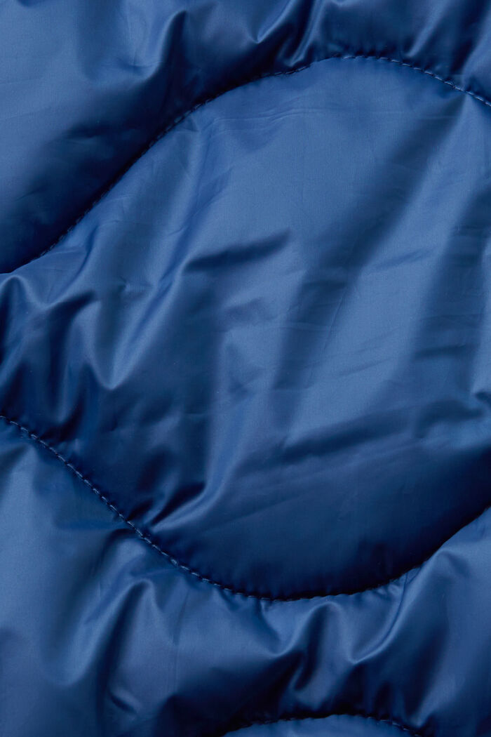 Z recyklovaného materiálu: prošívaná bunda s kapucí, kterou lze proměnit na vestu, GREY BLUE, detail image number 6