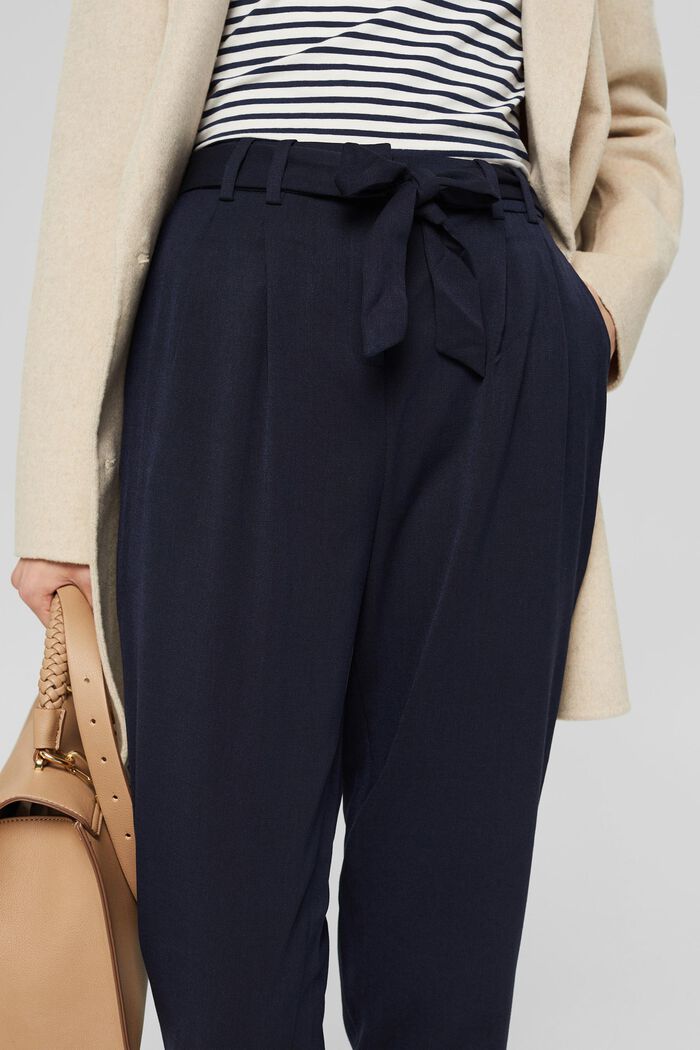 Kalhoty chino s vysokým pasem a s opaskem, NAVY, detail image number 0