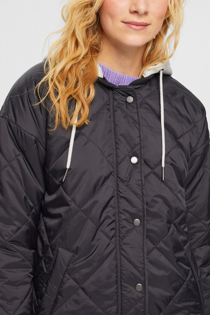 Prošívaný kabát s odnímatelnou kapucí z teplákoviny, BLACK, detail image number 2